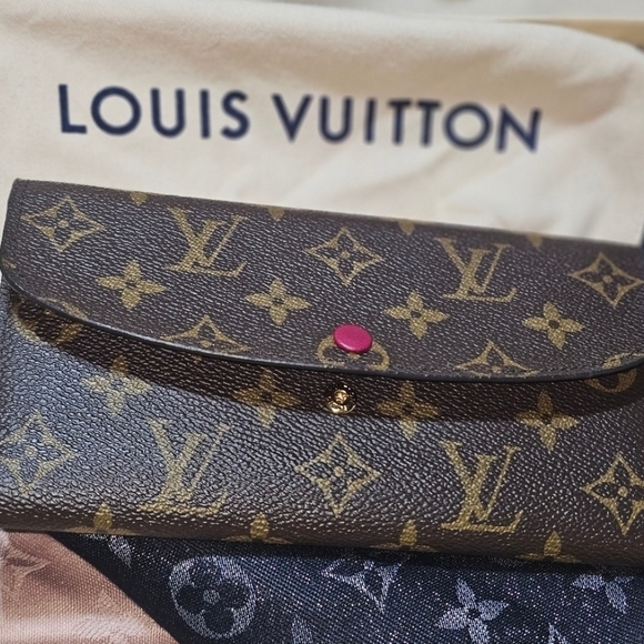 Louis Vuitton Wallet Raffle - Picture 4 of 5